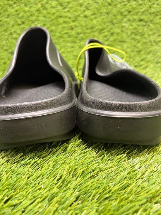 OOFOS OOcloog Clog Mens Size 10 Black Beach Outdoor Slip On Recovery Sandals main image 4